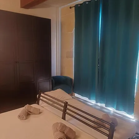 Sunflower Farmhouse, Xewkija, Gozo 쇼키아