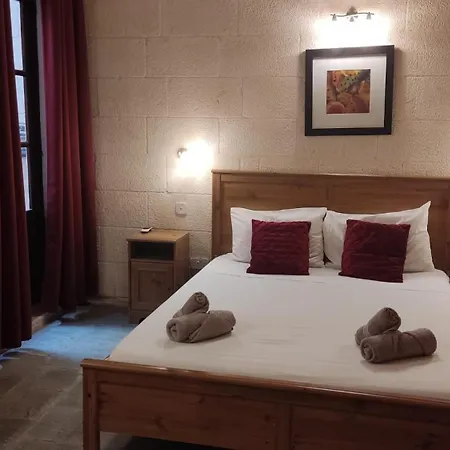 Sunflower Farmhouse, Xewkija, Gozo