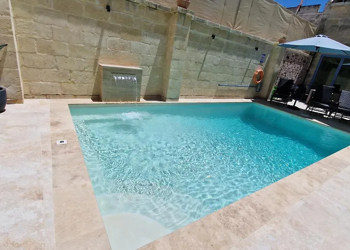 Sunflower Farmhouse, Xewkija, Gozo *